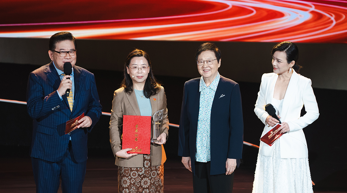 庆幸与力量 | asiagame生物总经理左亚军当选“2024感动上海年度人物”